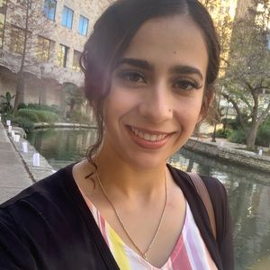 Meet your Posher, Leslie